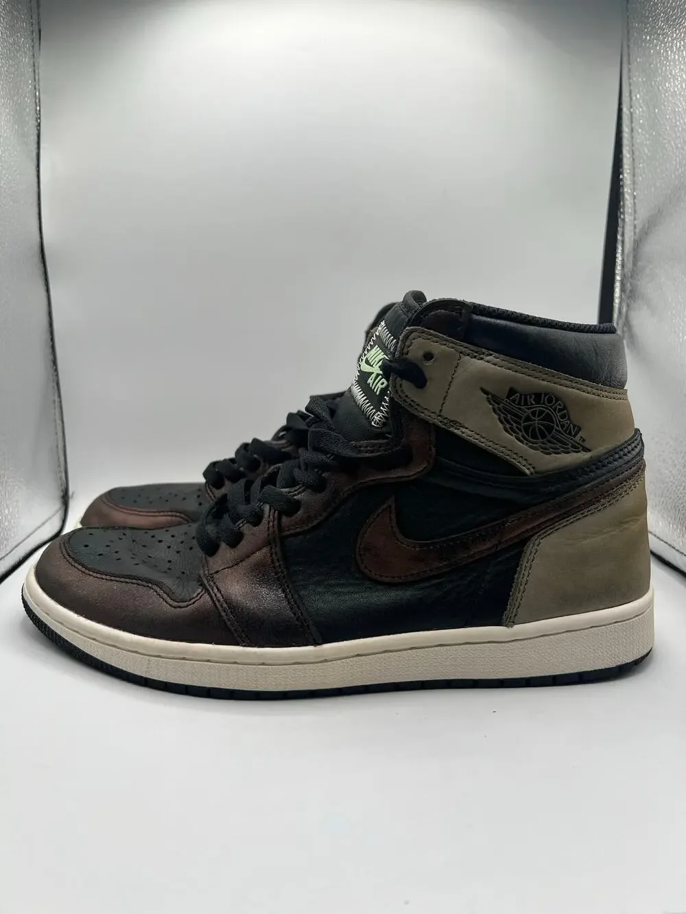 Air Jordan 1 Retro High OG “Patina” size 10 men’s